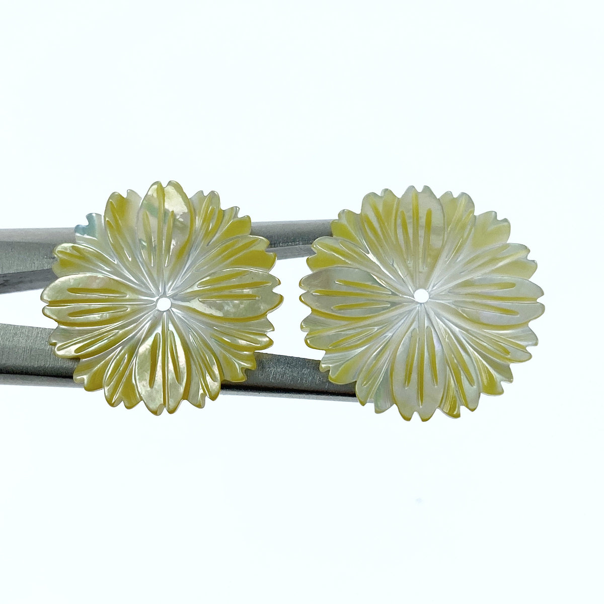 6pc 21mm Hand Carved Yellow Mother of Pearl Daisy Flower Beads YM-0008