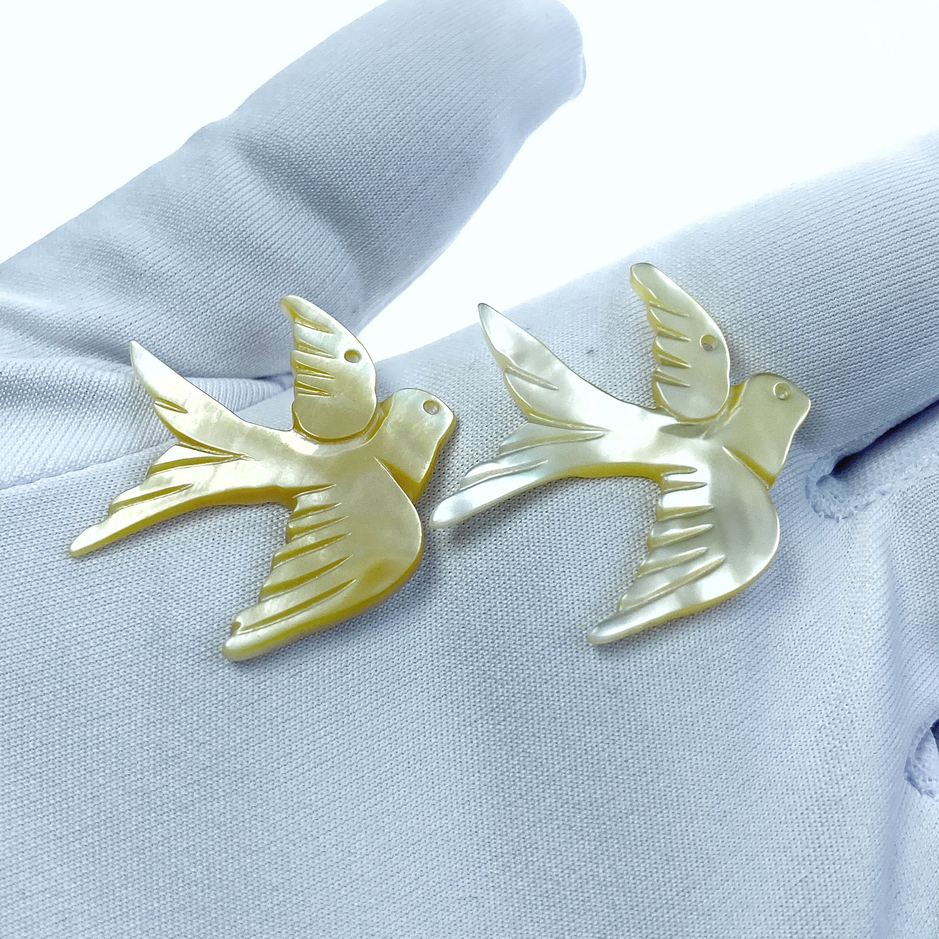 4pc 28mm x 29mm Hand Carved Yellow Mother of Pearl Dove Pendants YM-0017