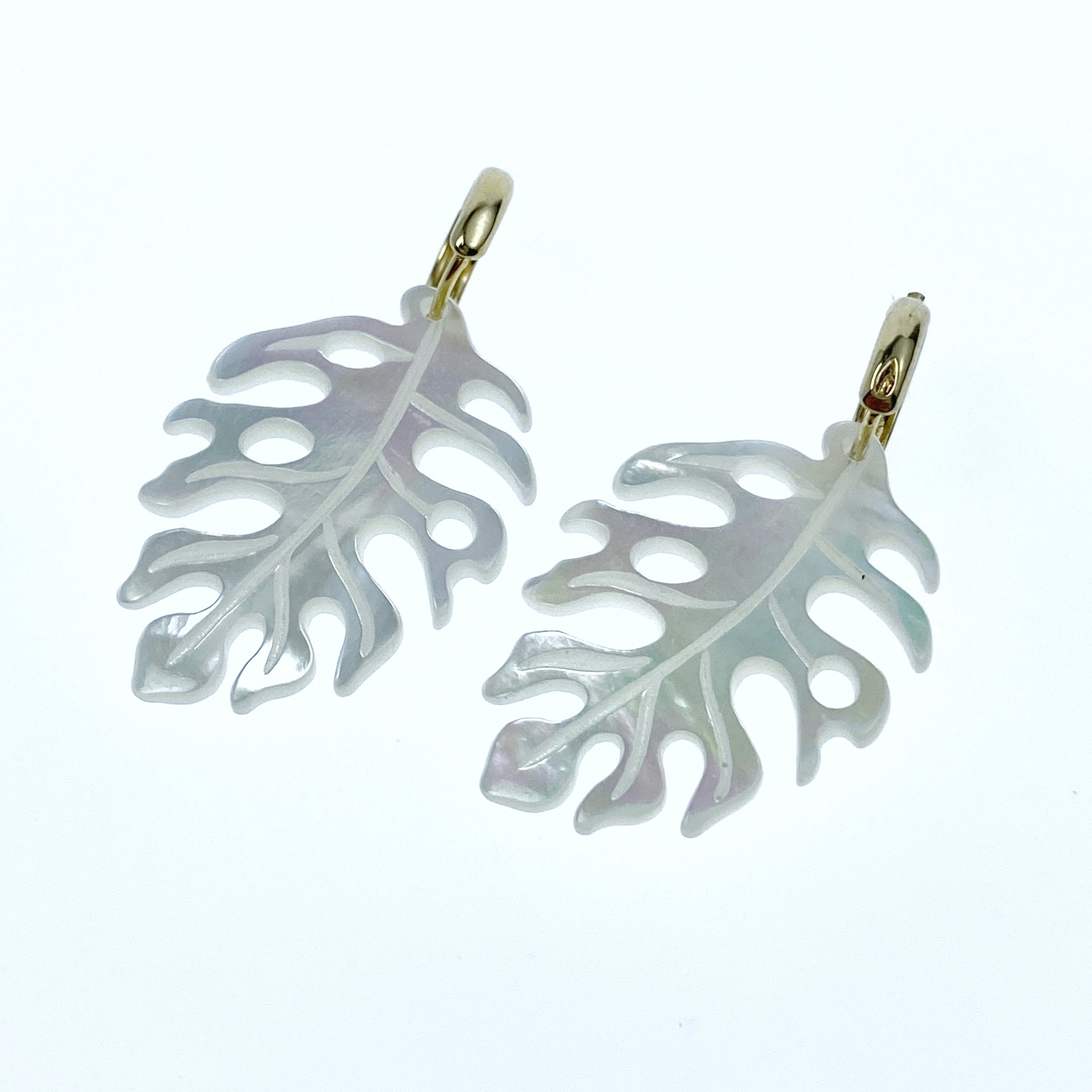 2pc 24mm x 35mm White Mother of Pearl Monstera Leaf Pendants WM-0071