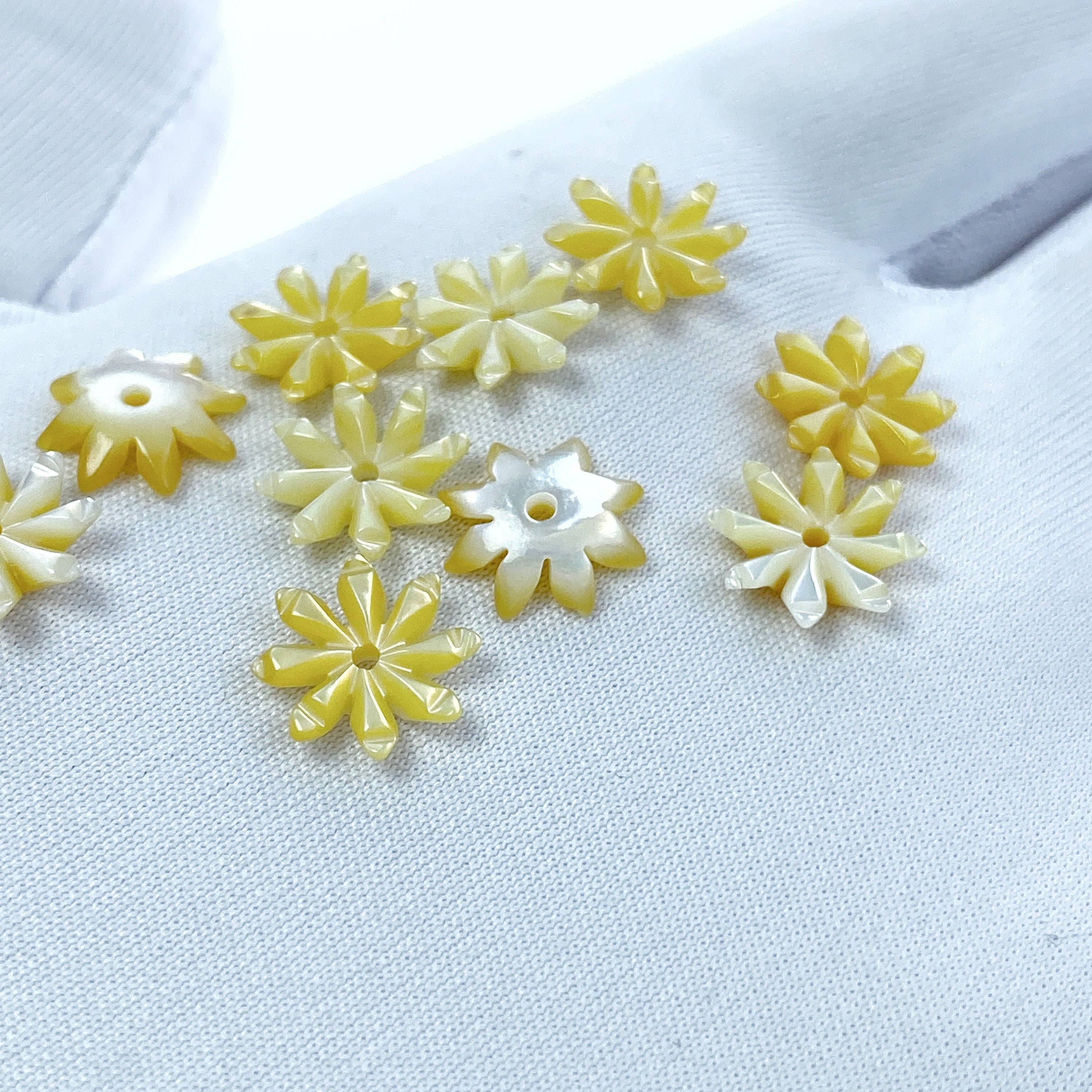 10pc Hand Carved Yellow Mother of Pearl Tropical Flower Shaped Beads Hawaiian Minimalistic Design For Earrings DIY Jewelry Organic YM-0018