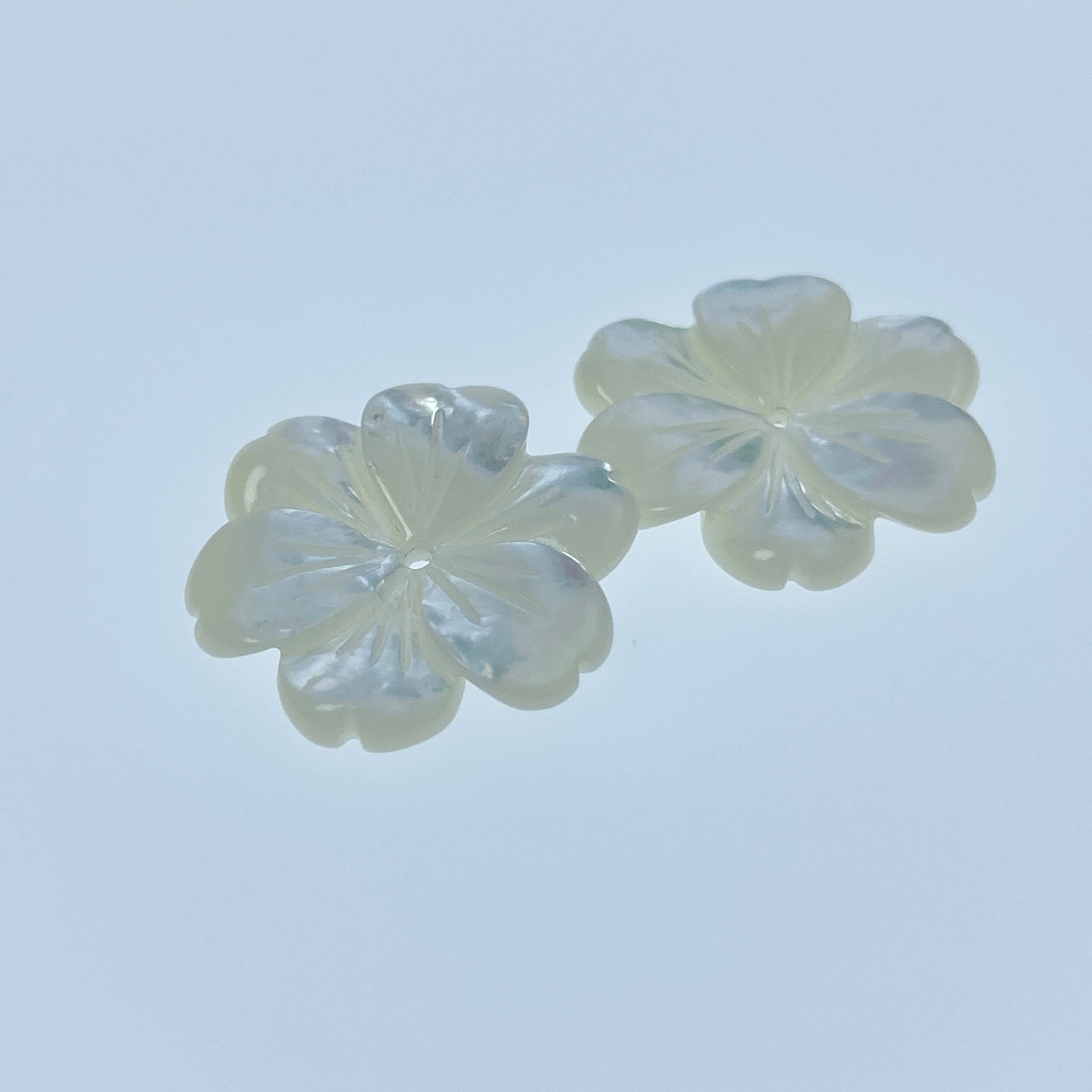 6pc 18mm Hand Carved White Mother of Pearl 6-petal Flower Beads WM-0104