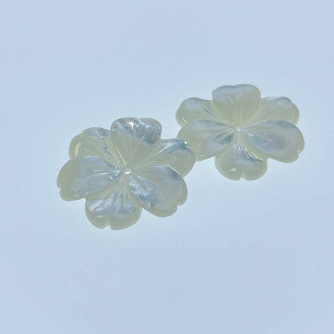 6pc 18mm Hand Carved White Mother of Pearl 6-petal Flower Beads WM-0104