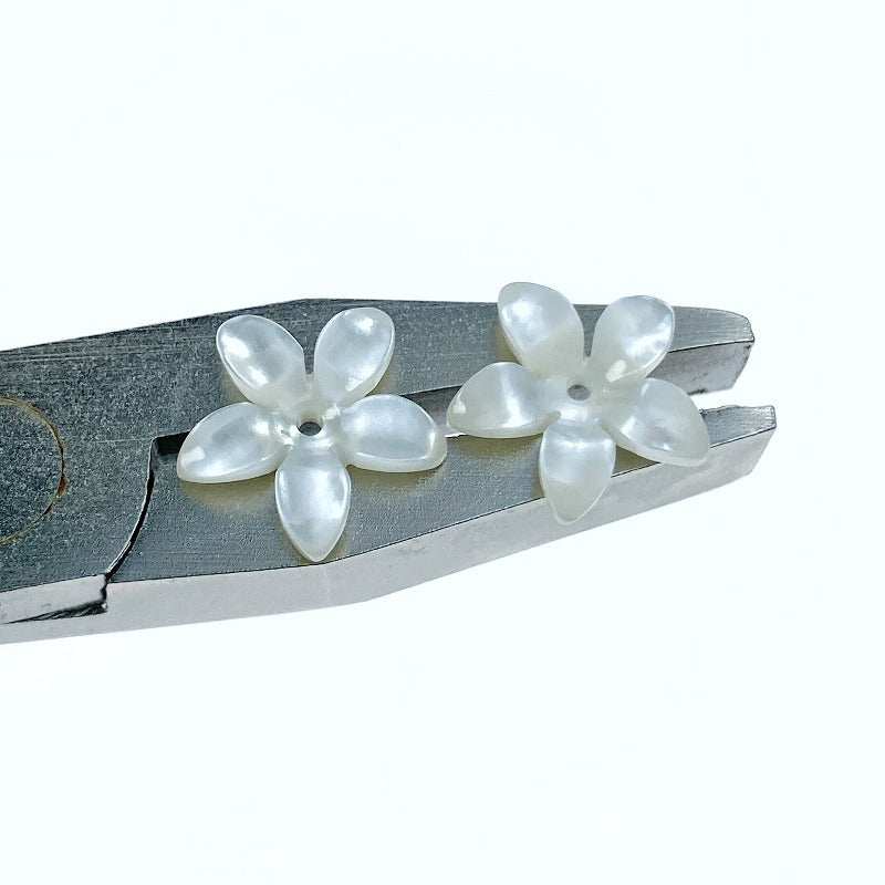 Flower Beads White Mother Of Pearl Charms 12mm Hand Carved WM-0169