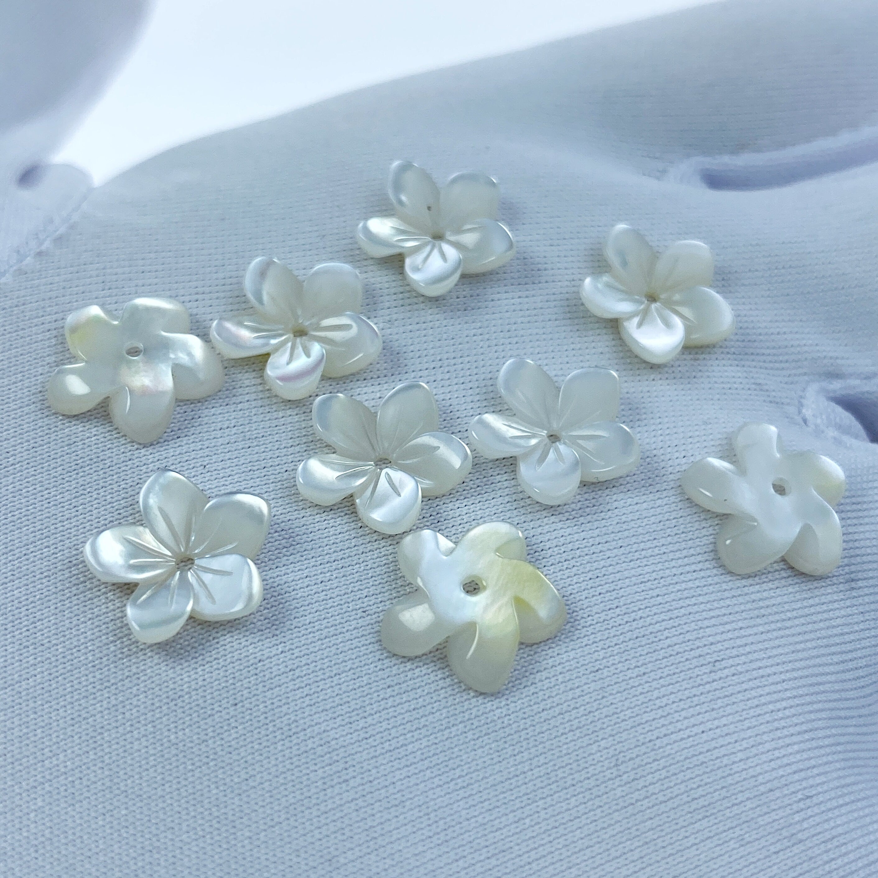 10pc Tropical 5 Petal Flower White Mother of Pearl Beads 10mm Hawaiian Minimalist Design For Earrings Jewelry Making WM-0034