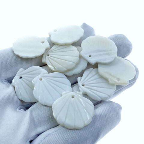 10pc Clam Shell White Mother Of Pearl Beads 21mm Hand Carved FWM-0008