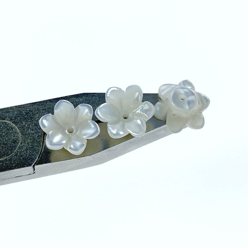 10pc Lily Flower Beads White Mother Of Pearl 10mm Hand Carved WM-0195