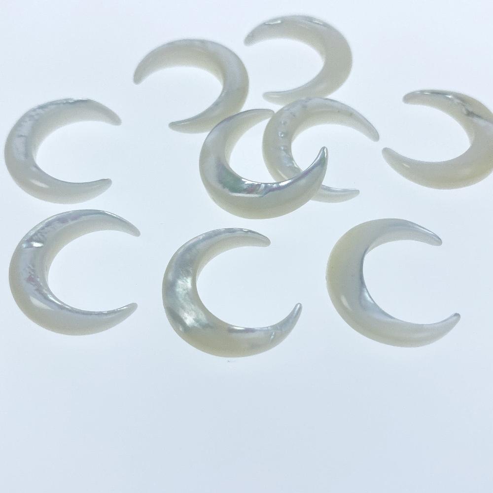 Crescent Moon Beads White Mother Of Pearl 20mm Hand Carved WM-0031