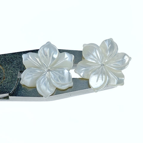 10pc Tropical Flower Beads White Mother Of Pearl 15mm Hand Carved WM-0183