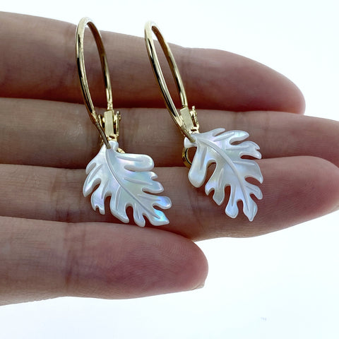 2pair 12mm x 18mm White Mother of Pearl Monstera Leaf Pendants WM-0052