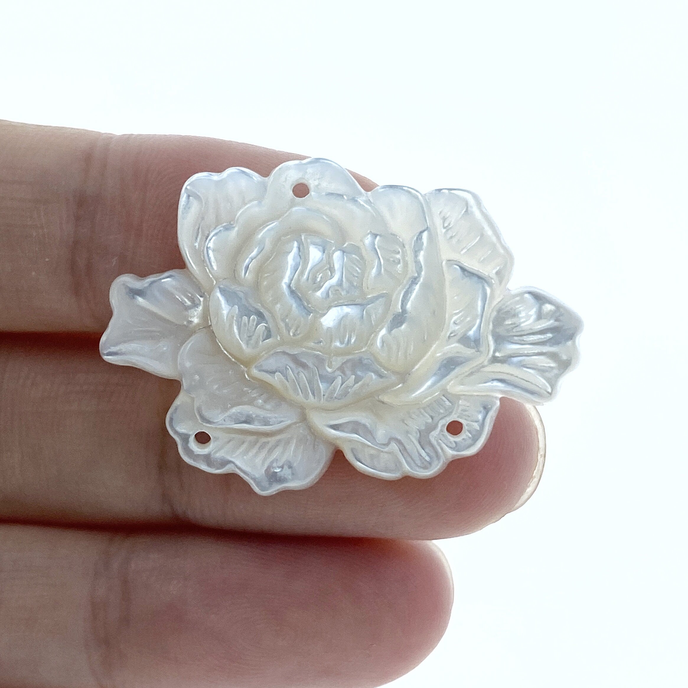 1pc Peony Flower Mother Of Pearl Connector Beads 33mm Necklace Bracelet Connector Charm For Jewelry Making Natural Pearl Hand Carved WM-0041