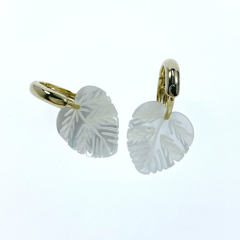 Carved Leaf Beads White Mother Of 14mm Charms WM-0125