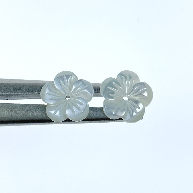 Plum Blossom Flower Beads White Mother Of Pearl 12mm WM-0099