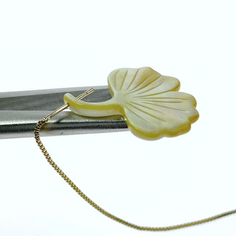 2pc 23mm x 25mm Yellow Mother of Pearl Hand Carved Gingko Leaf Pendants YM-0007