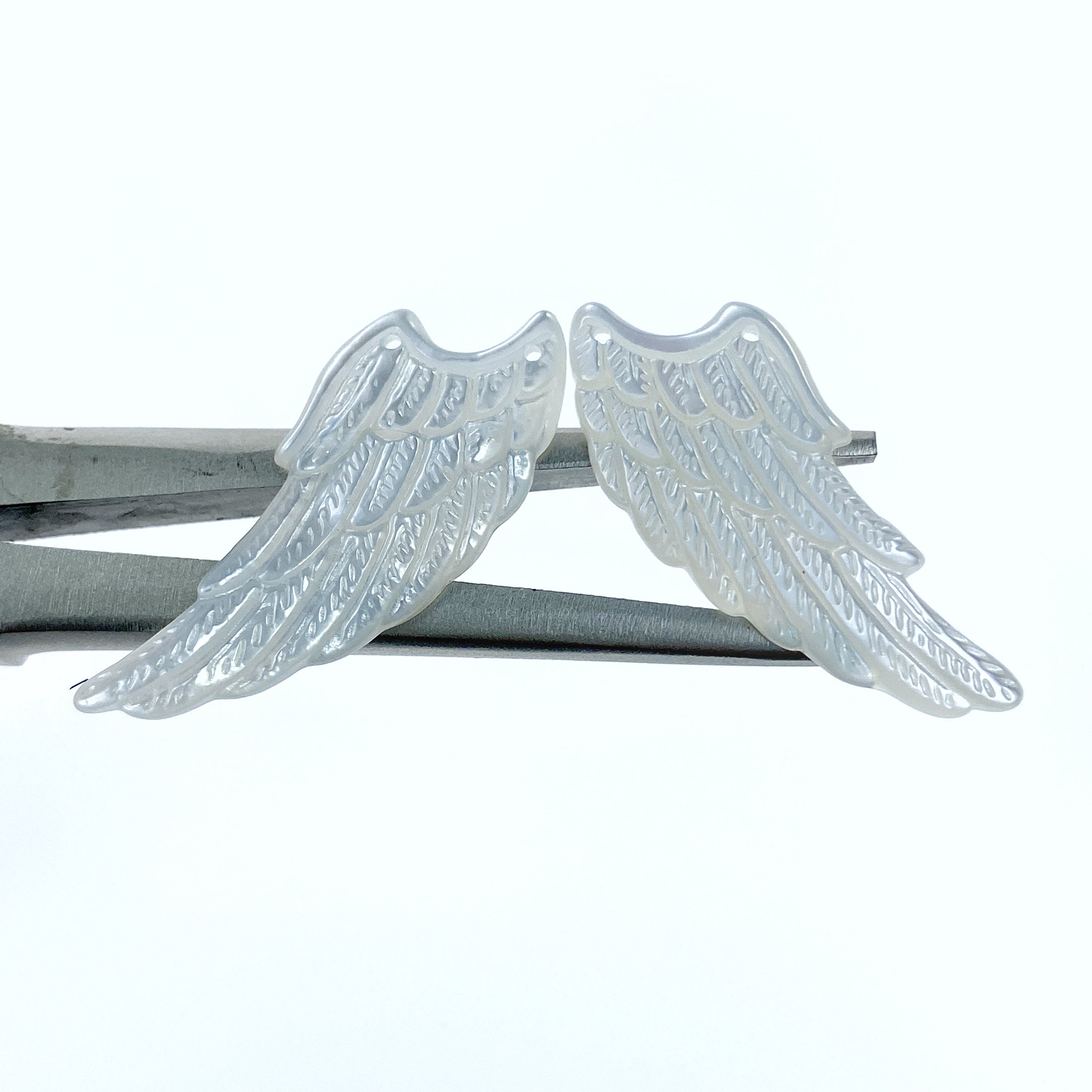 1pair 15mm x 34mm Hand Carved White Mother of Pearl Angel Wing Connectors Pendants WM-0124