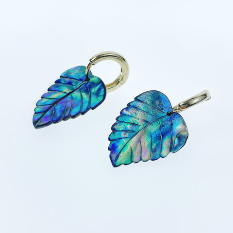 4pc 23mm x 18mm Natural Abalone Shell Hand Carved Leaf Pendants AB-0020