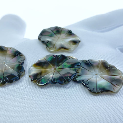 2pc Black Mother Of Pearl Lotus Leaf Beads 25mm Hand Carved For DIY Jewelry Earring Making Charms Pendants Natural Black Pearl BM-0084