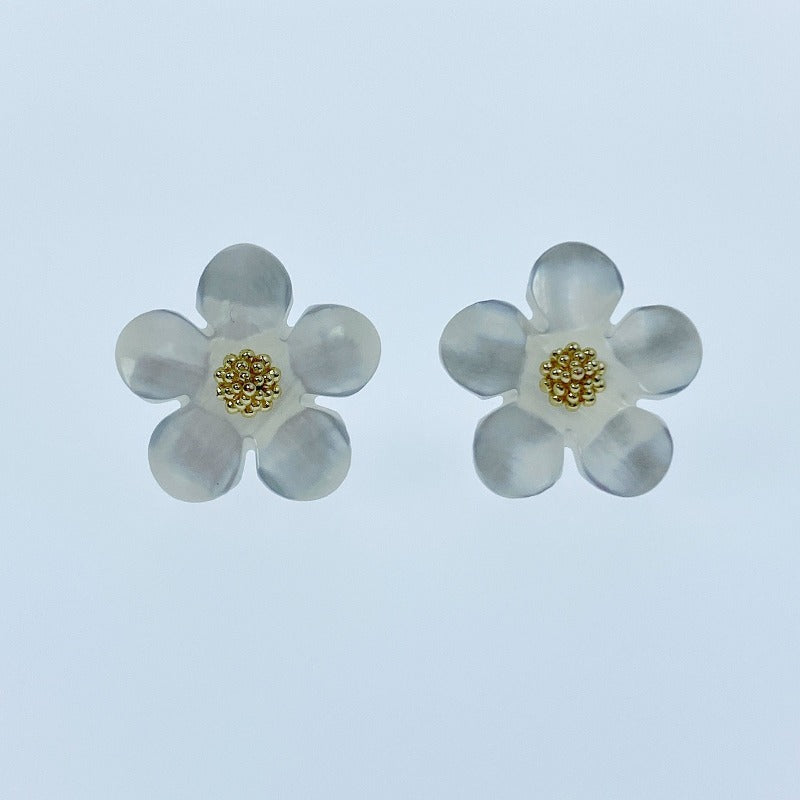 Flower Beads White Mother Of Pearl Charms 14mm Hand Carved WM-0191