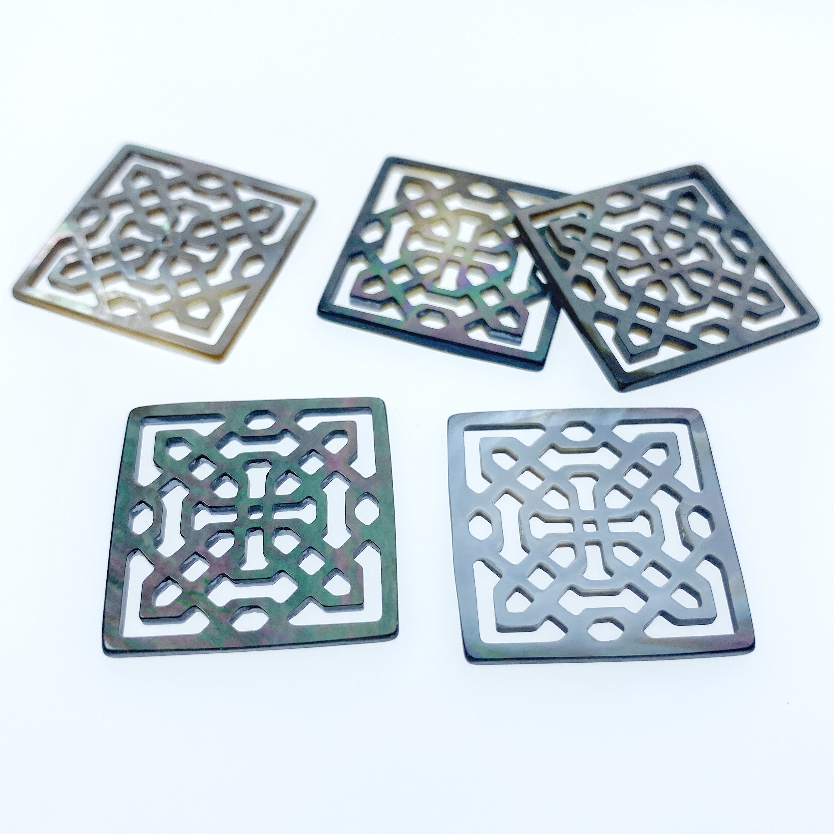 2pc Square Filigree Black Mother Of Pearl Beads Charms Pendants 25mm Natural Pearl For Jewelry Earring Making Organic Hand Carved BM-0112