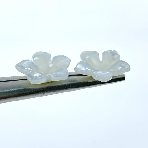 4pc 15mm Hand Carved White Mother of Pearl 5-petal Flower Beads WM-0153