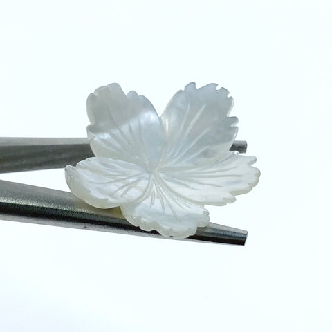 2pc 32-36mm x 27-31mm Hand Carved White Mother of Pearl 5-petal Flower Beads WM-0167