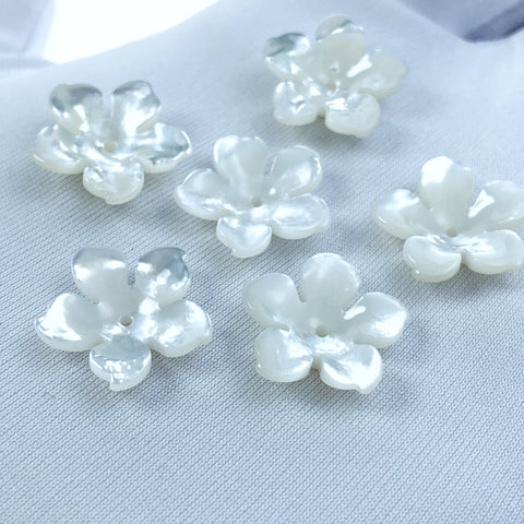 4pc 15mm Hand Carved White Mother of Pearl 5-petal Flower Beads WM-0153