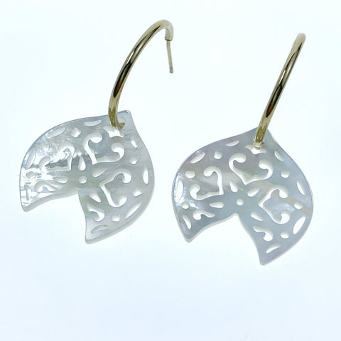 2pc Hand Carved Mother Of Pearl Filigree Beads 24mm Organic White Natural DIY Jewelry Making Minimalist Design WM-0126