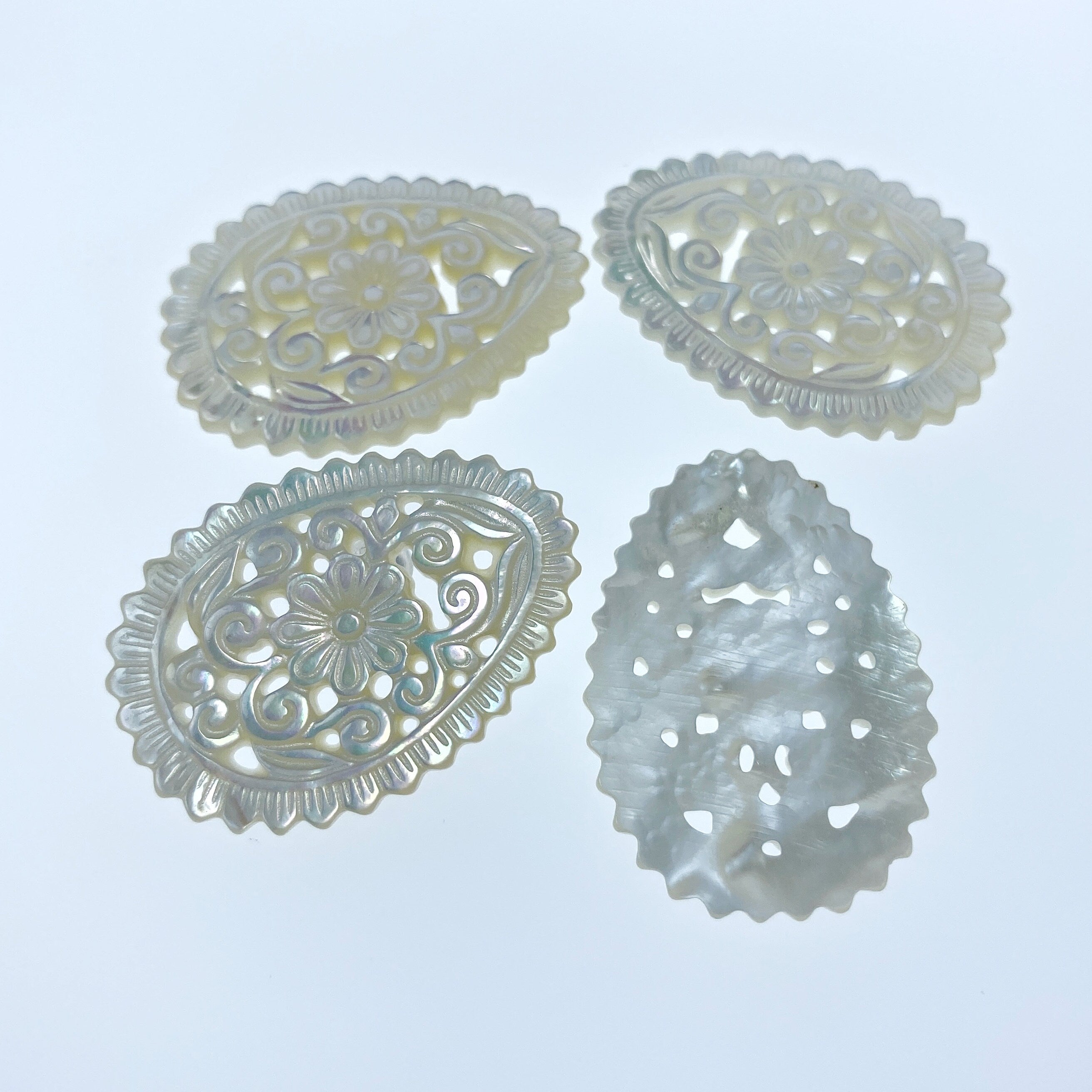 2pc 25mm x 35mm Natural White Mother of Pearl Filigree Drop Shape Flower Pendants WM-0159