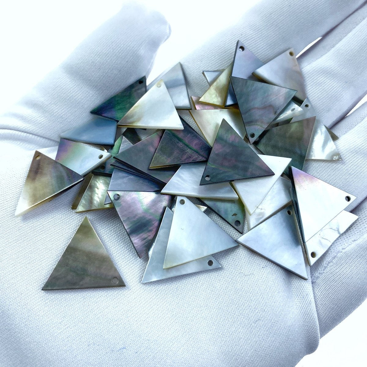 10pc Triangle Beads Black Mother Of Pearl 18mm Natural Hand Carved Pendants BM-0074