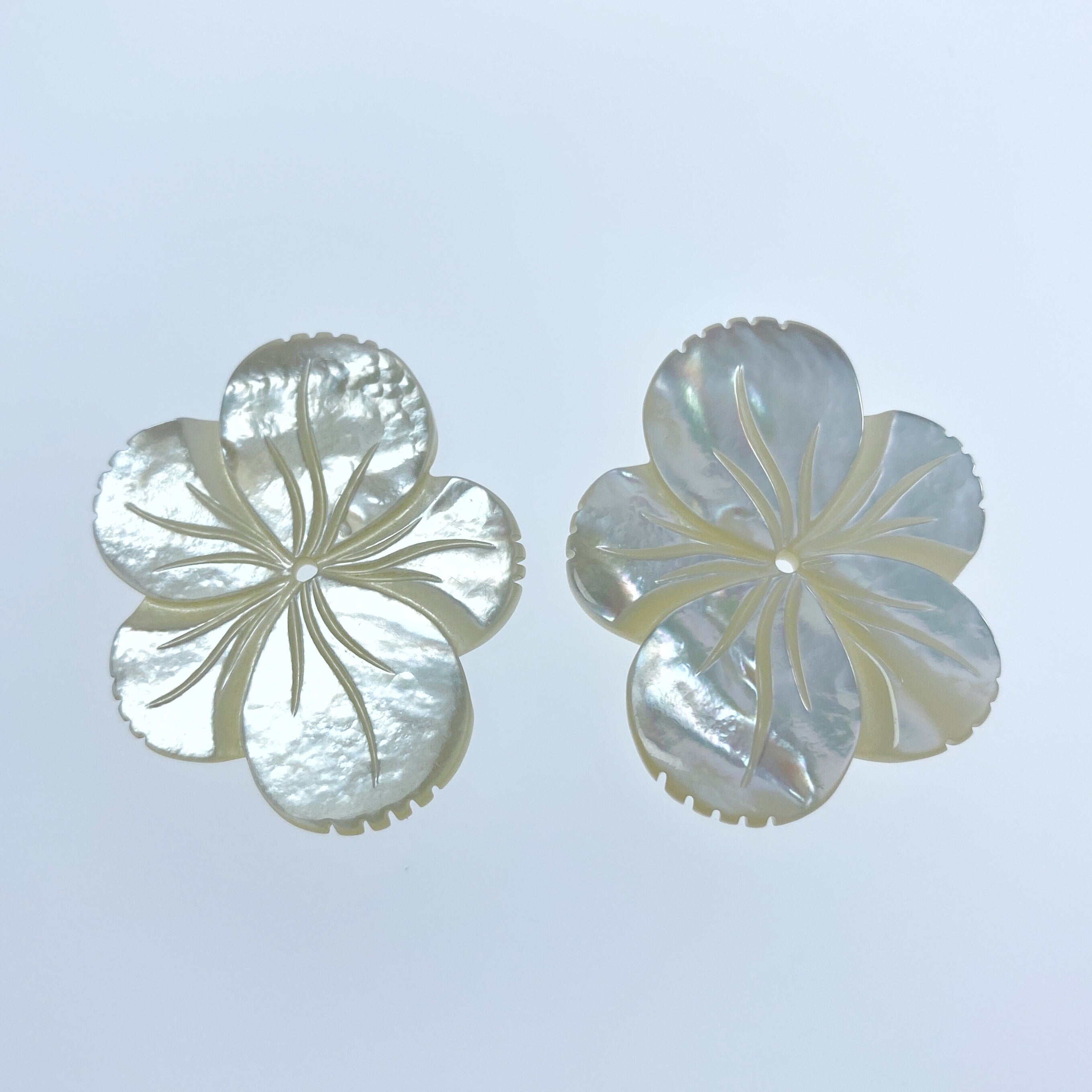 2pc 30mm x 35mm Hand Carved White Mother of Pearl 5-petal Flower Beads WM-0178