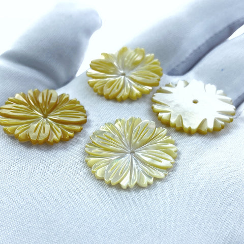 6pc 21mm Hand Carved Yellow Mother of Pearl Daisy Flower Beads YM-0008