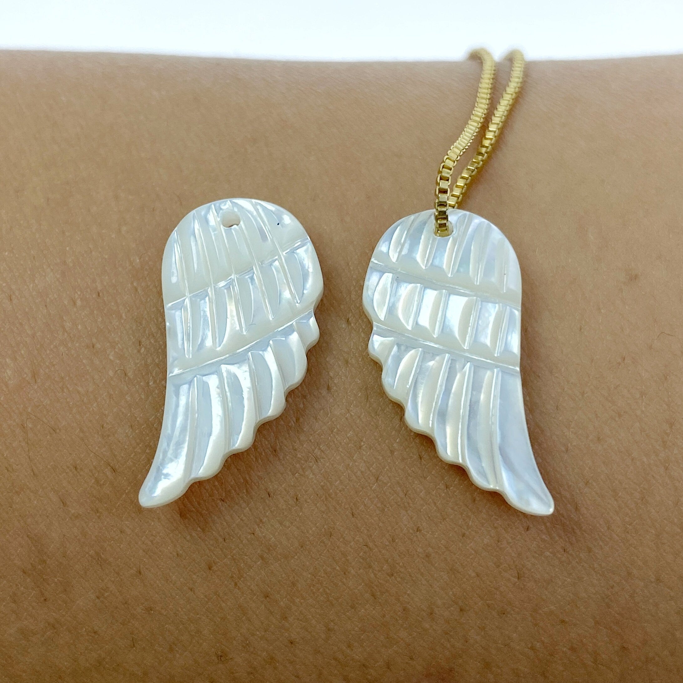 4pc Angel Wings White Mother Of Pearl 21mm Wing Pendants WM-0032