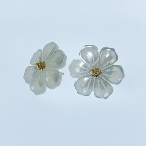 6pc 20mm Hand Carved White Mother of Pearl Flower Beads WM-0189