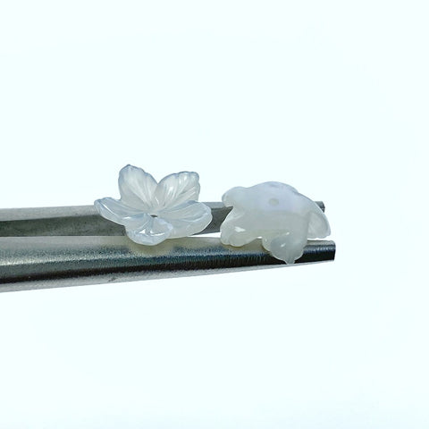 Tropical Flower Beads White Mother Of Pearl 12mm Hand Carved WM-0057