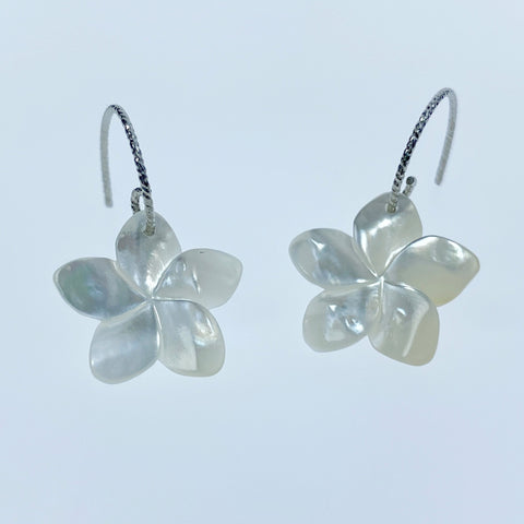 6pc 17mm Hand Carved White Mother of Pearl Plumeria Flower Pendants