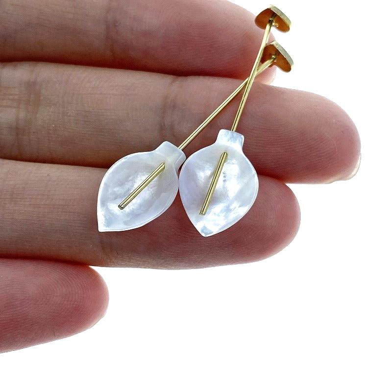 10pc Calla Lily Flower Beads White Mother Of Pearl 14mm Hand Carved WM-0053