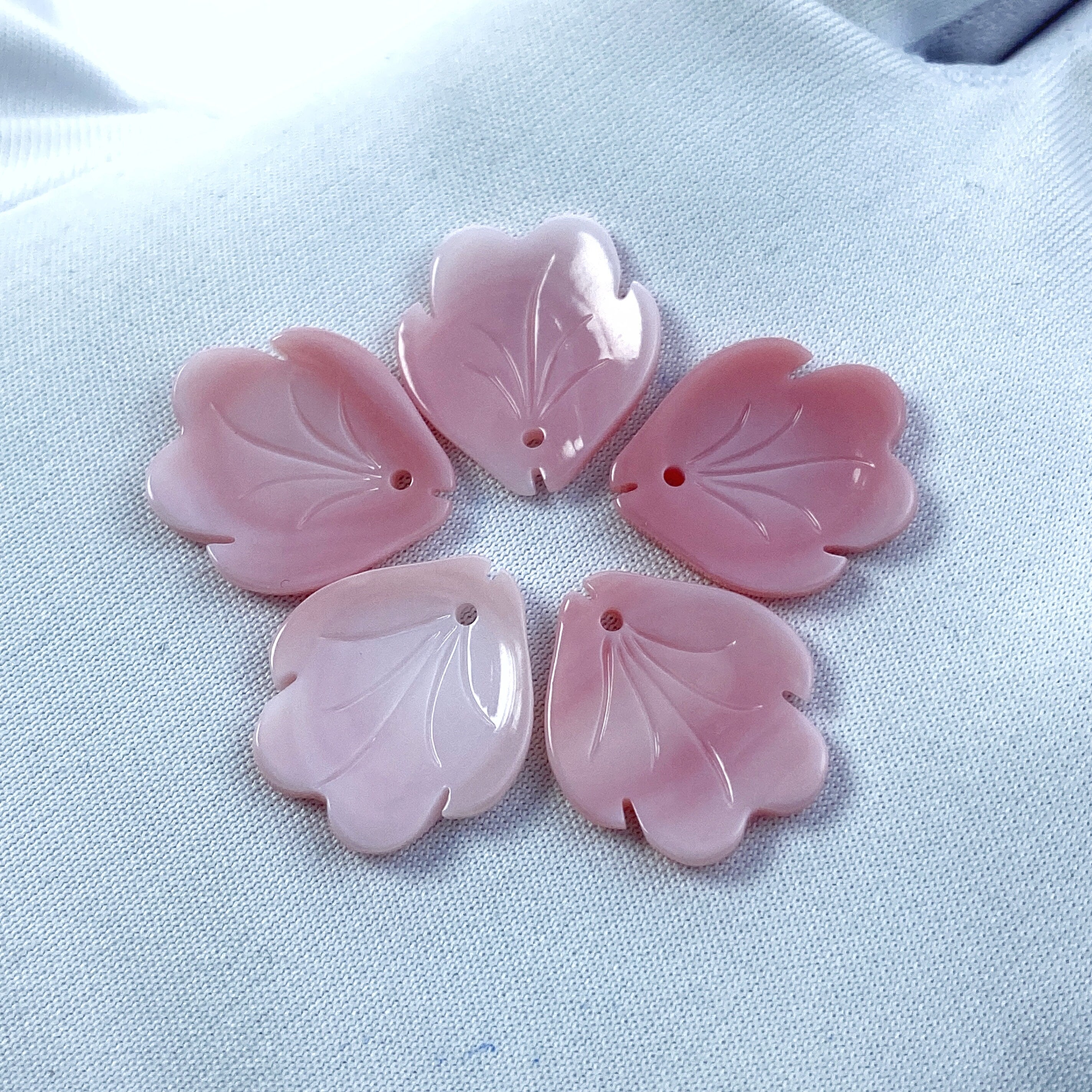 4pc Pink Flower Petal Queen Conch Shell Beads Charms Pendants 16mm For DIY Jewelry Earring Making Hand Carved Hawaii Minimalist PM-0004