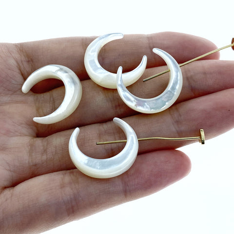 2pc Celestial Moon Mother Of Pearl Beads Charms 20mm Crescent Moon Hand Made Carved For DIY Jewelry Earring Making Natural Pearl WM-0109