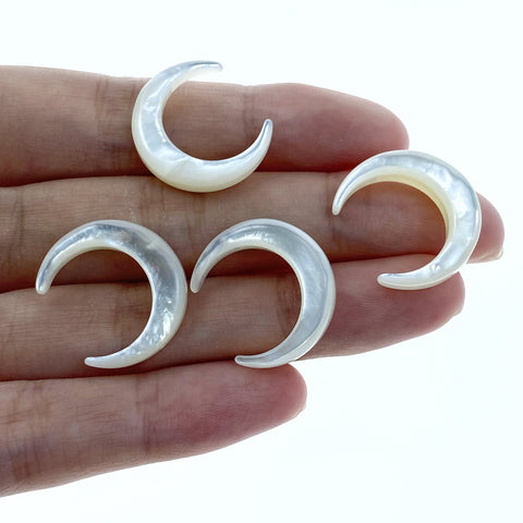 2pc Celestial Moon Mother Of Pearl Beads Charms 20mm Crescent Moon Hand Made Carved For DIY Jewelry Earring Making Natural Pearl WM-0109