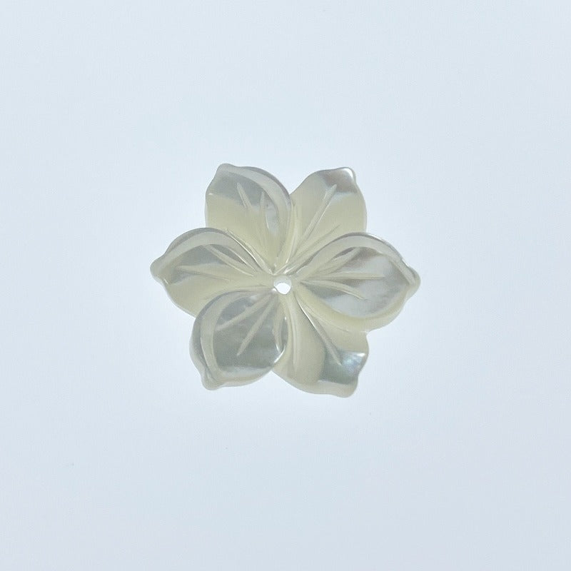 10pc Tropical Flower Beads White Mother Of Pearl 15mm Hand Carved WM-0183