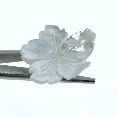 2pc 32-36mm x 27-31mm Hand Carved White Mother of Pearl 5-petal Flower Beads WM-0167