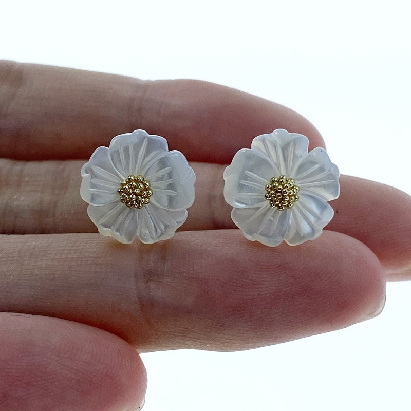 Bauhinia Flower Beads White Mother Of Pearl 12mm Hand Carved WM-0207