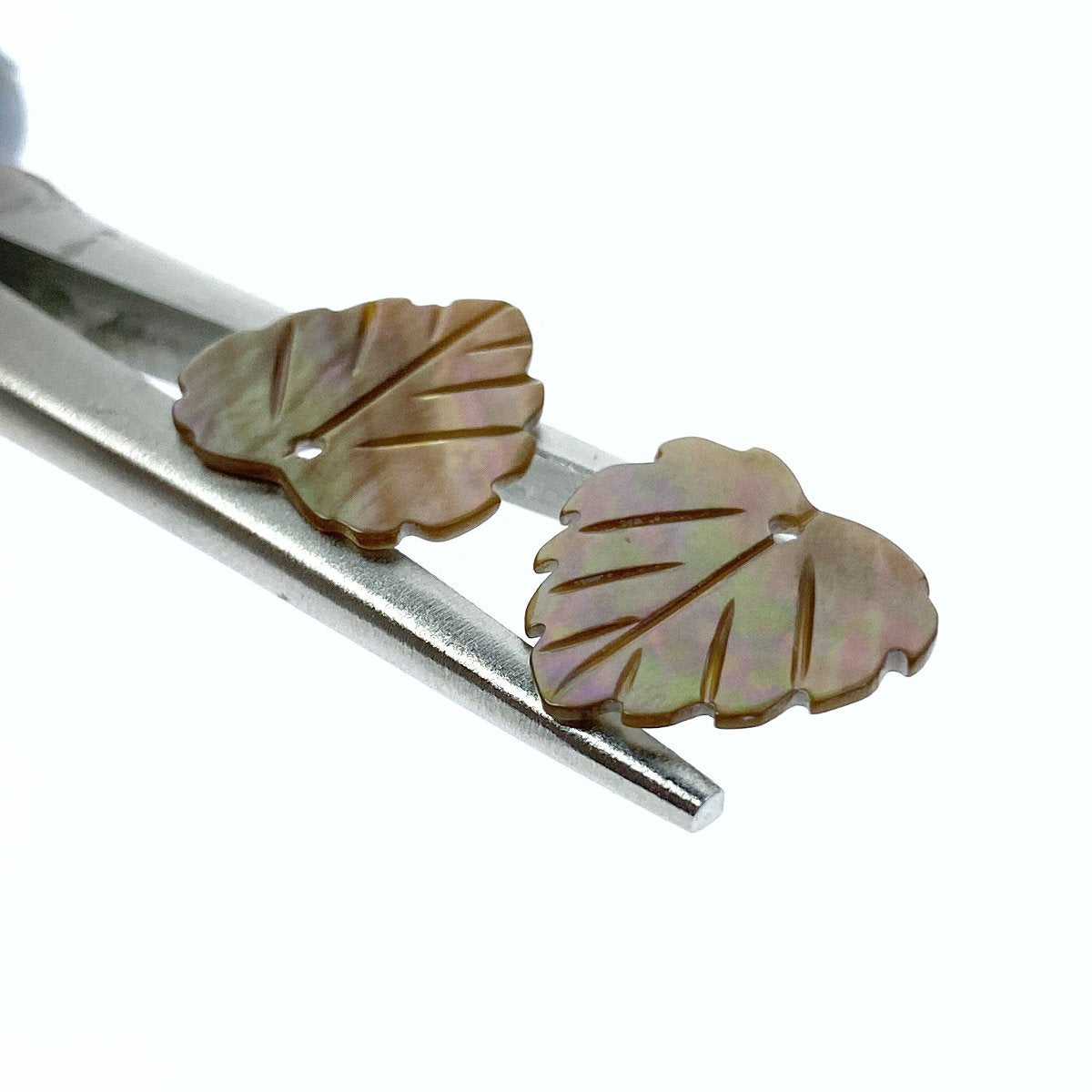 10pc Leaf Beads Brown Mother Of Pearl 17mm Hand Carved Charms Pendants BGM-0001